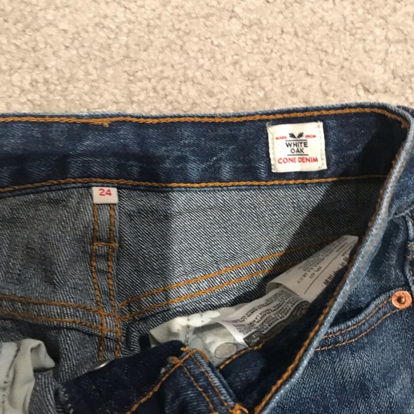 Levi’s White Oak Wedgie Jean - Picture 3 of 5